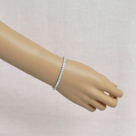 Rose gold dainty crystal bracelet - Picture 3 of 3